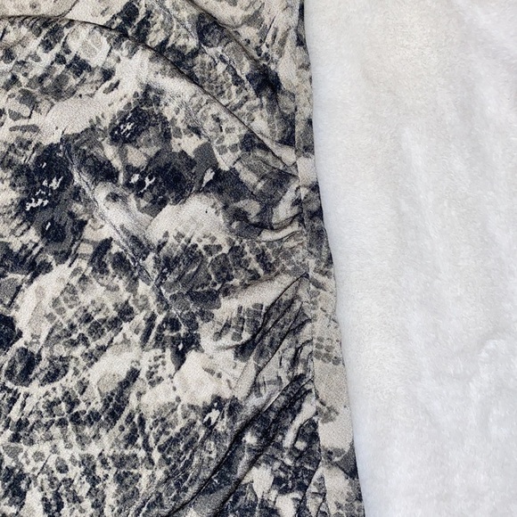 Ann Taylor Python Print Petite Tunic Top - Picture 4 of 7